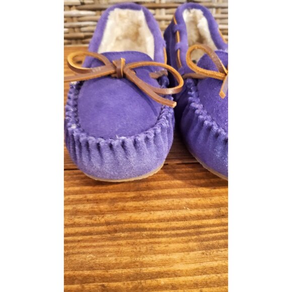 Minnetonka Girls Purple Suede Moccasin Slippers Faux Fur Leather lace Size 4 - Picture 2 of 12
